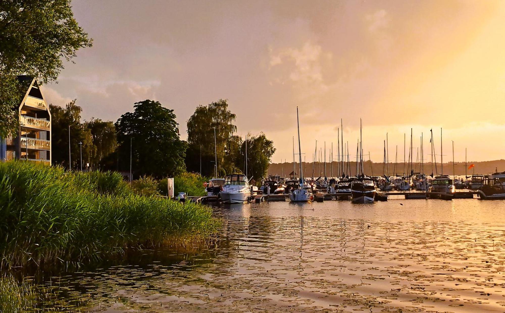 Marina - 80 Metrow Luksusu Z Widokiem Na Jezioro Ostroda